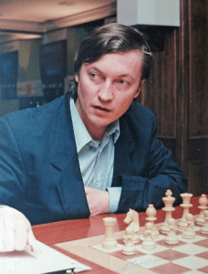 Foto del Gran Maestro y Campeón del Mundo de Ajedrez Anatoli Karpov.